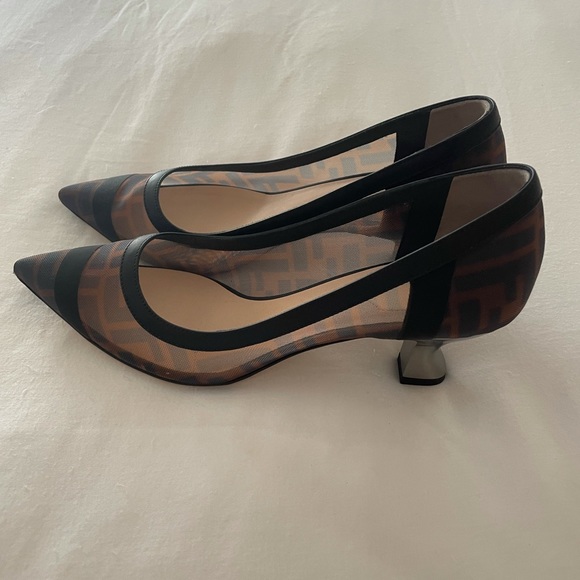 Fendi authentic Black leather and mesh pumps with a medium heel - Picture 2 of 5